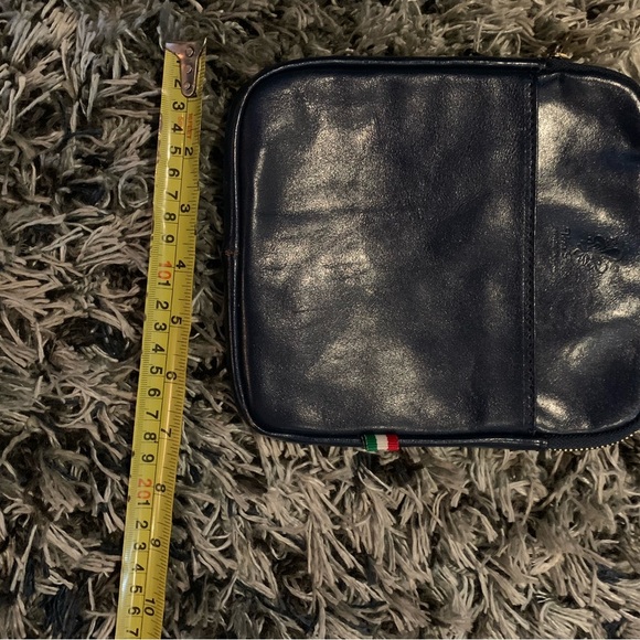 Vera Pelle Italian Leather Crossbody - Picture 4 of 11